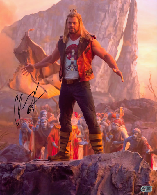 Chris Hemsworth Signed 16x20 Photo - SWAU Authenticated