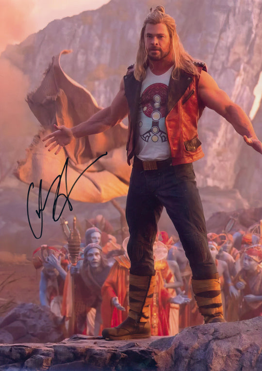 Chris Hemsworth Signed 16x20 Photo - SWAU Authenticated