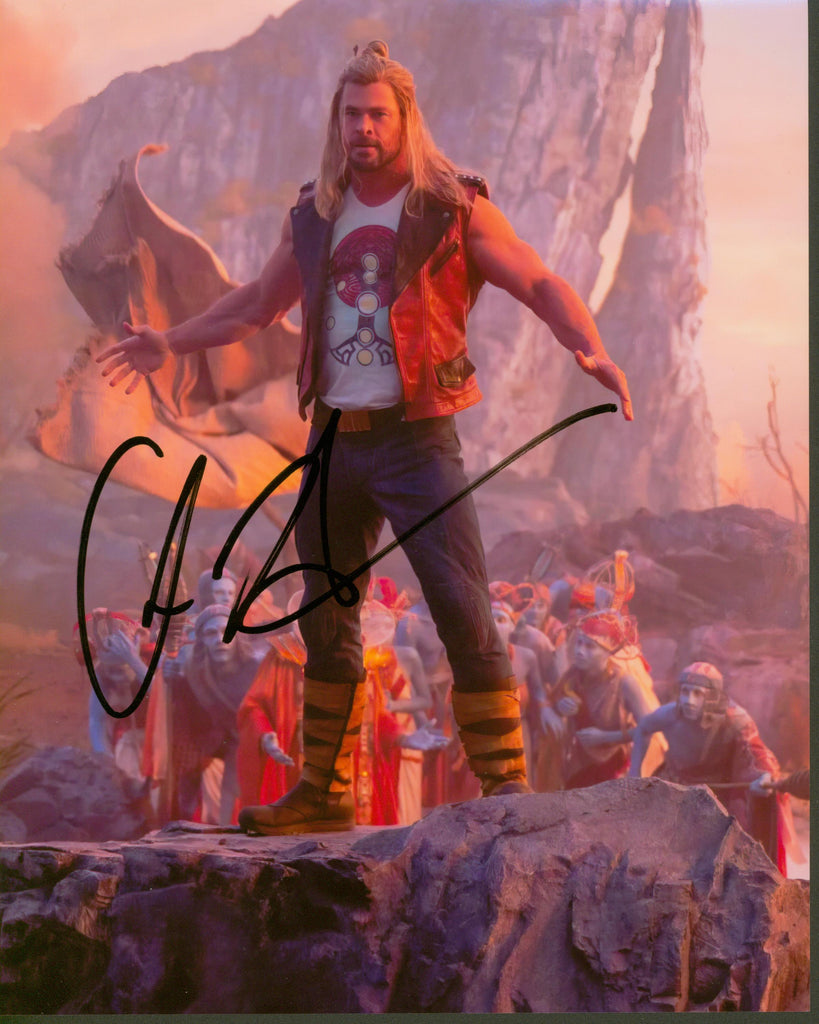 Chris Hemsworth Signed 8x10 Photo - SWAU Authenticated